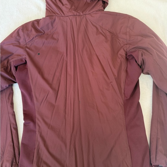Arc'teryx Women's Atom Hoodie - Picture 4 of 6
